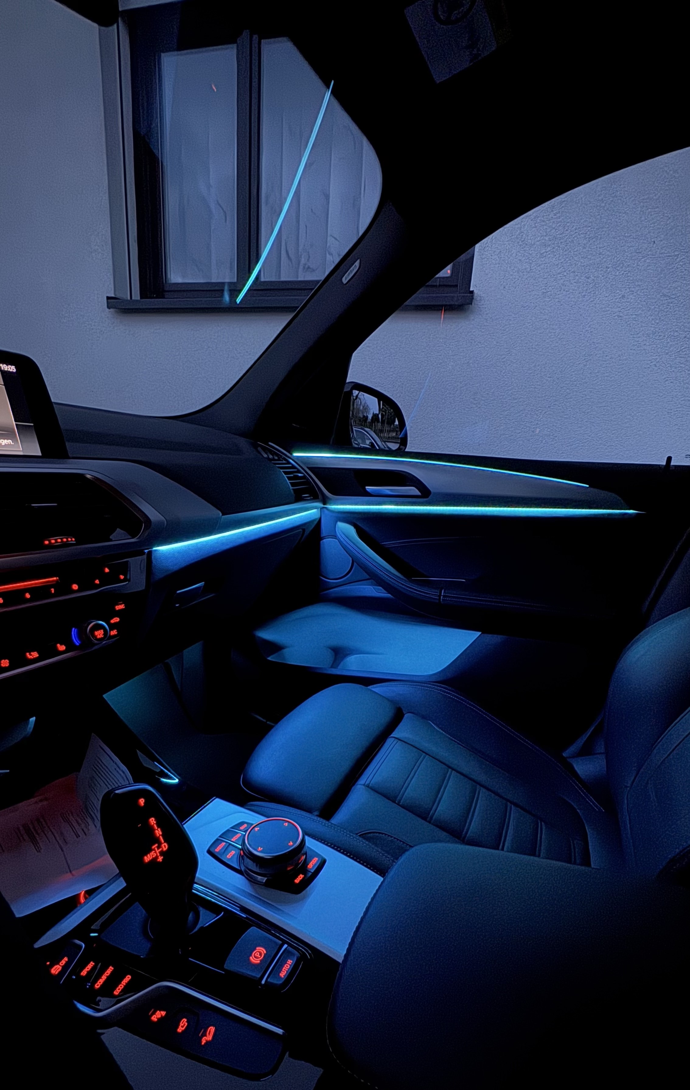 BMW G01 Ambientebeleuchtung Armaturenbrett und Tür Babyblau